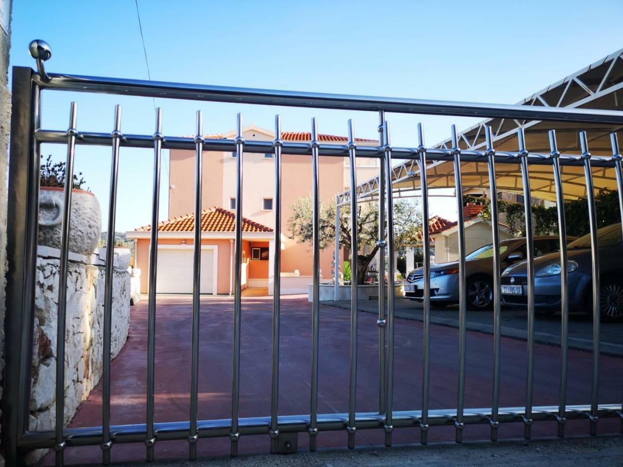 Loni Διαμέρισμα Τρογκίρ Εξωτερικό φωτογραφία