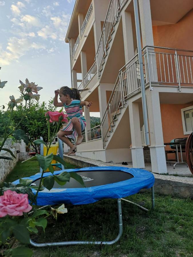 Loni Διαμέρισμα Τρογκίρ Εξωτερικό φωτογραφία